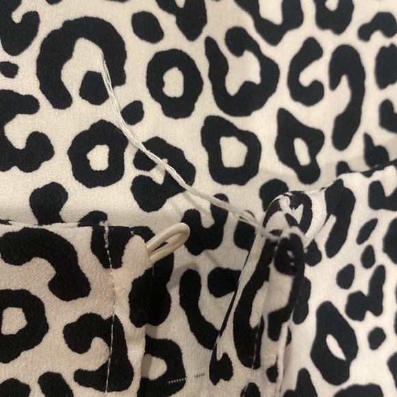 Ann Taylor Top Black & White Animal Print - Picture 4 of 6